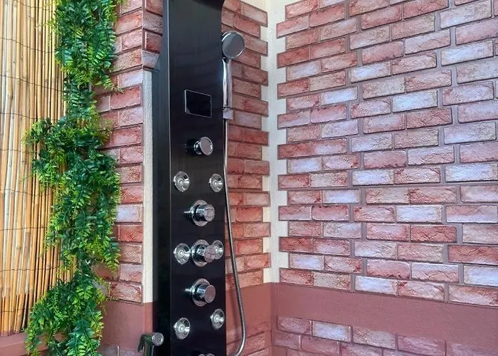 House Garden Apartment Rom